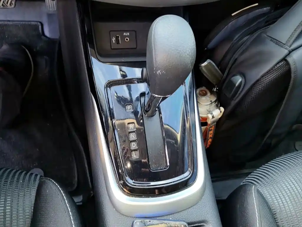 Nissan Tiida — фото 14