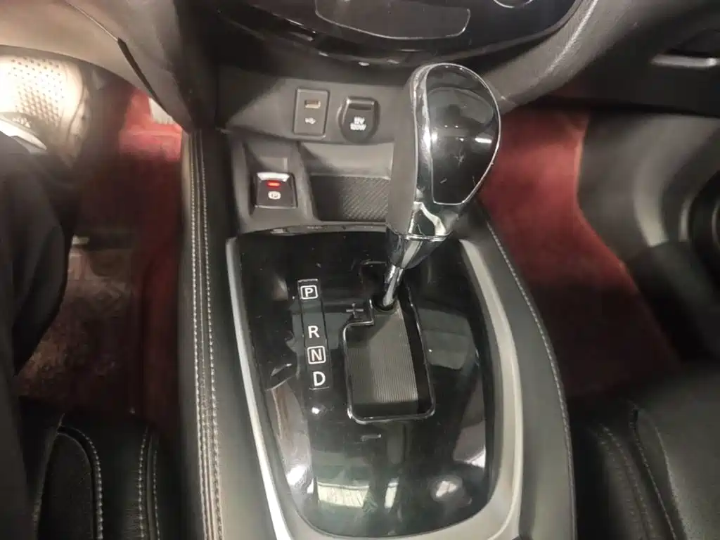 Nissan X-Trail — фото 14