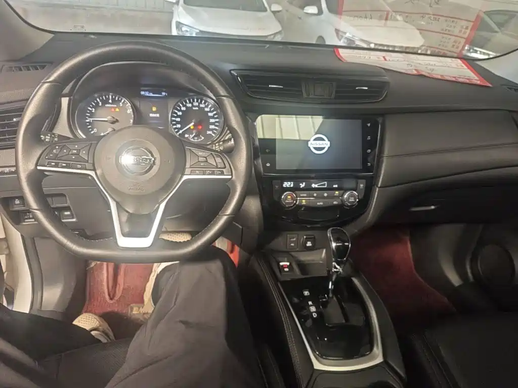 Nissan X-Trail — фото 10