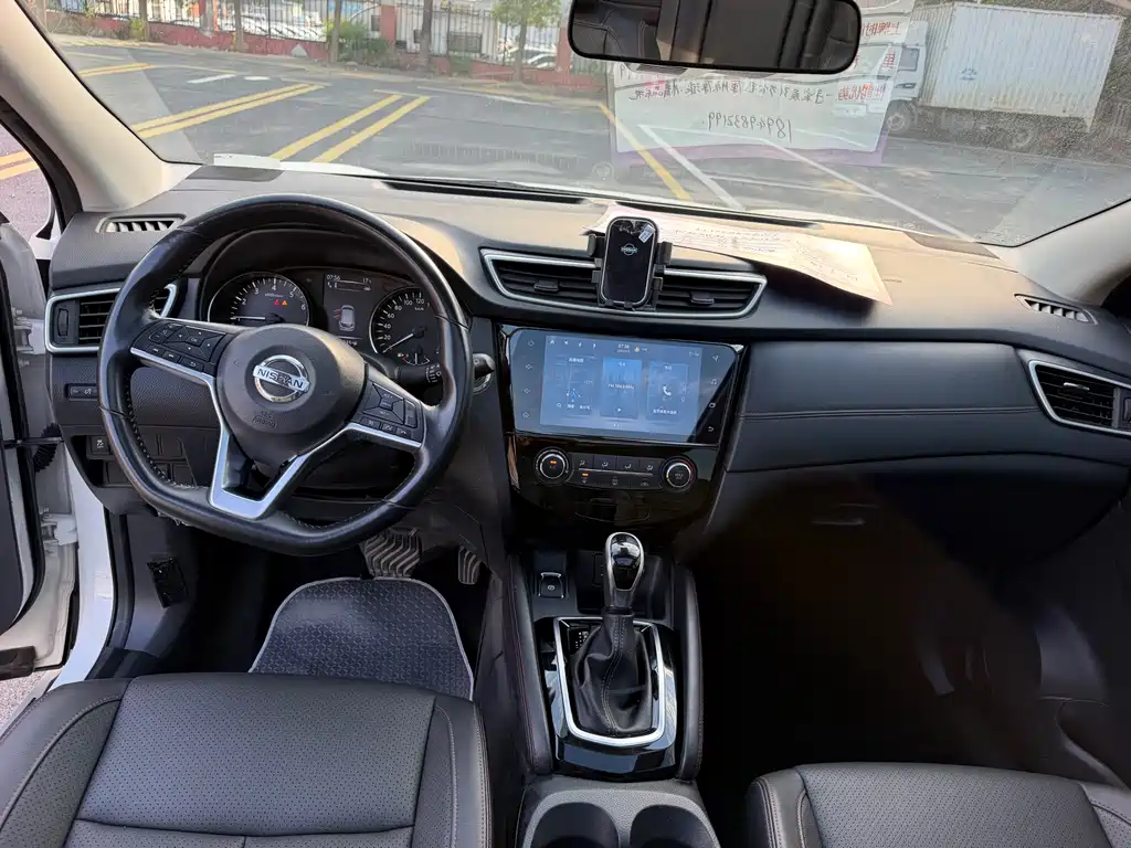 Nissan Qashqai — фото 13