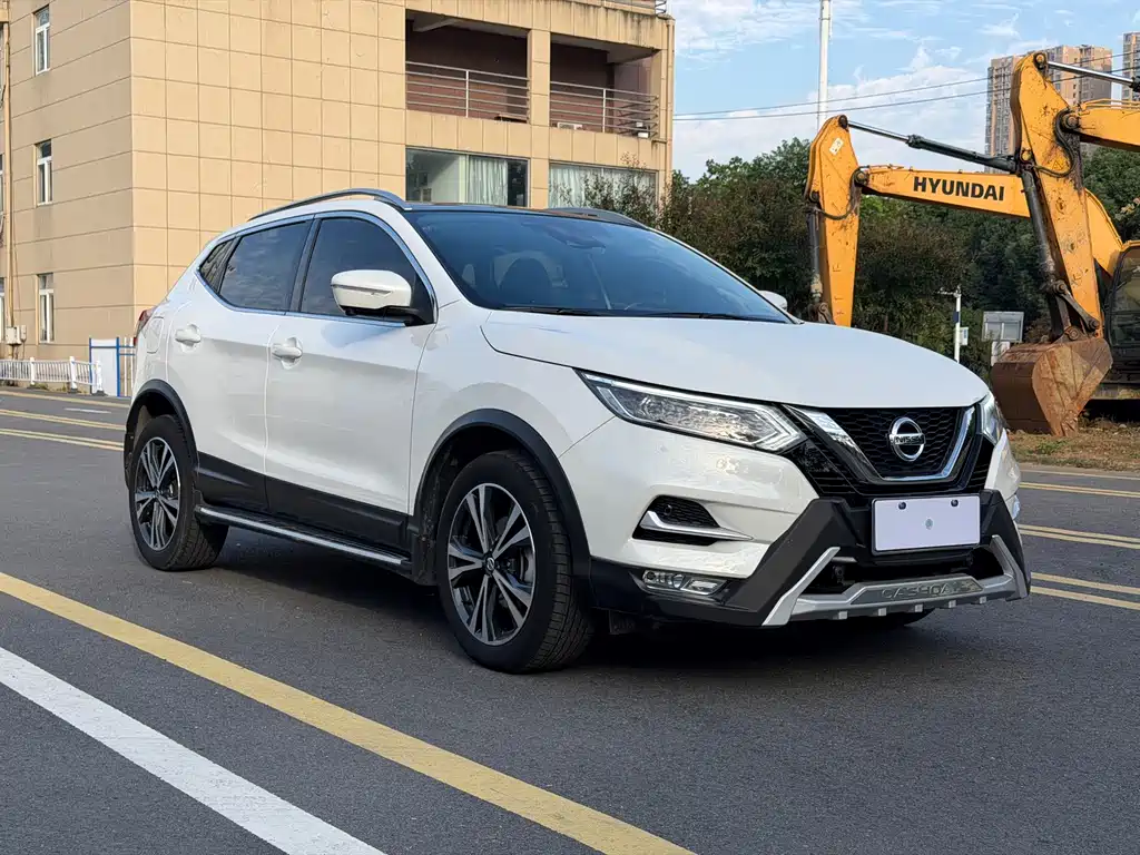 Nissan Qashqai — фото 4