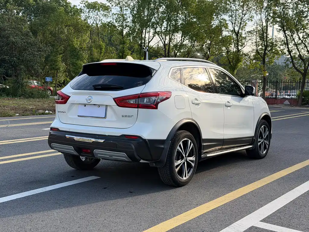 Nissan Qashqai — фото 6