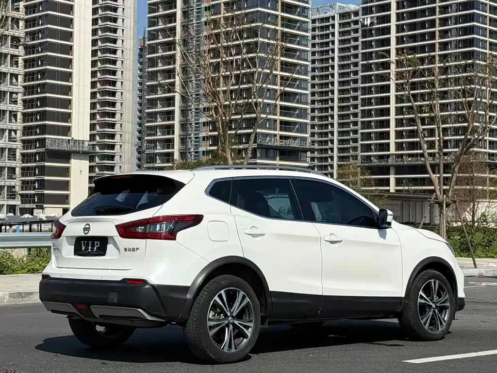 Nissan Qashqai — фото 5