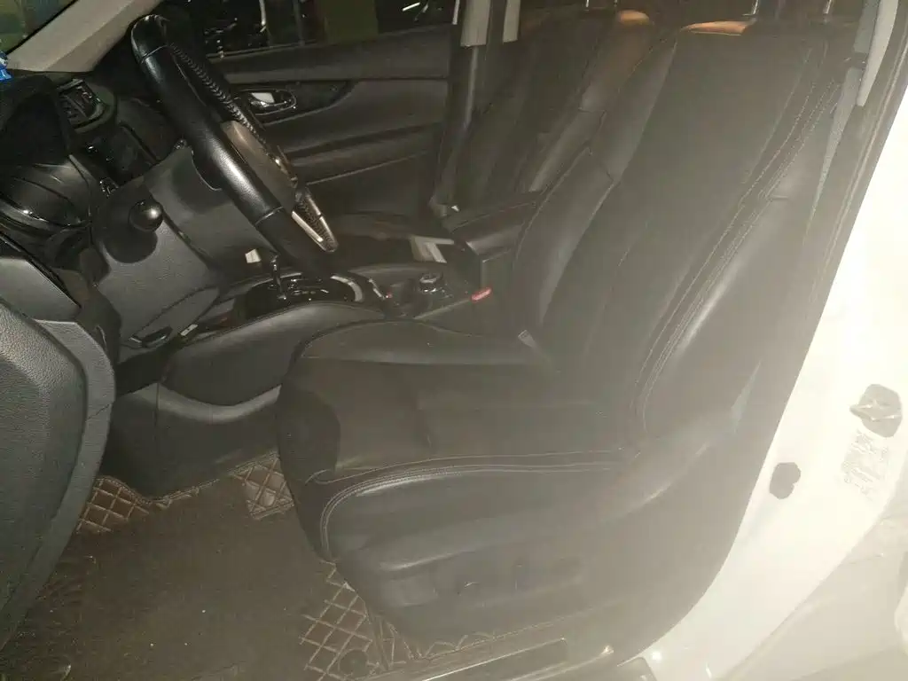 Nissan X-Trail — фото 11