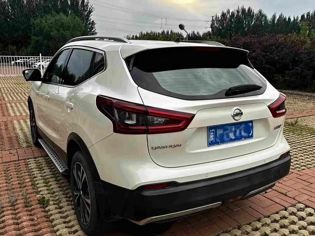 Nissan Qashqai — фото 11