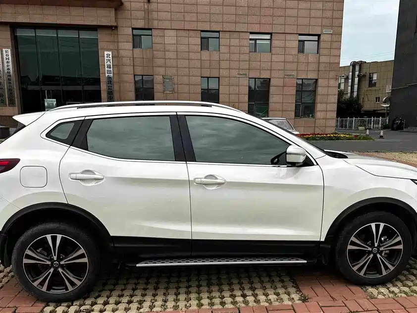 Nissan Qashqai — фото 10