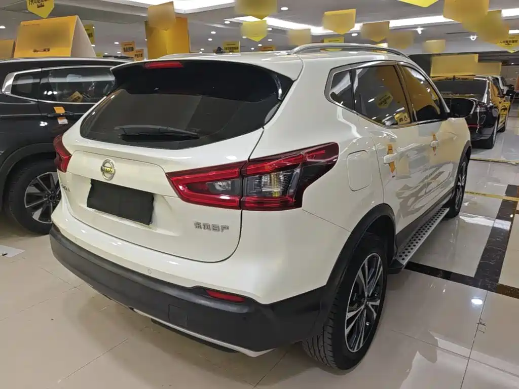 Nissan Qashqai — фото 7