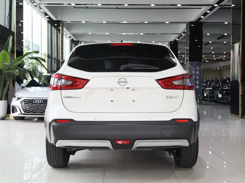 Nissan Qashqai — фото 17