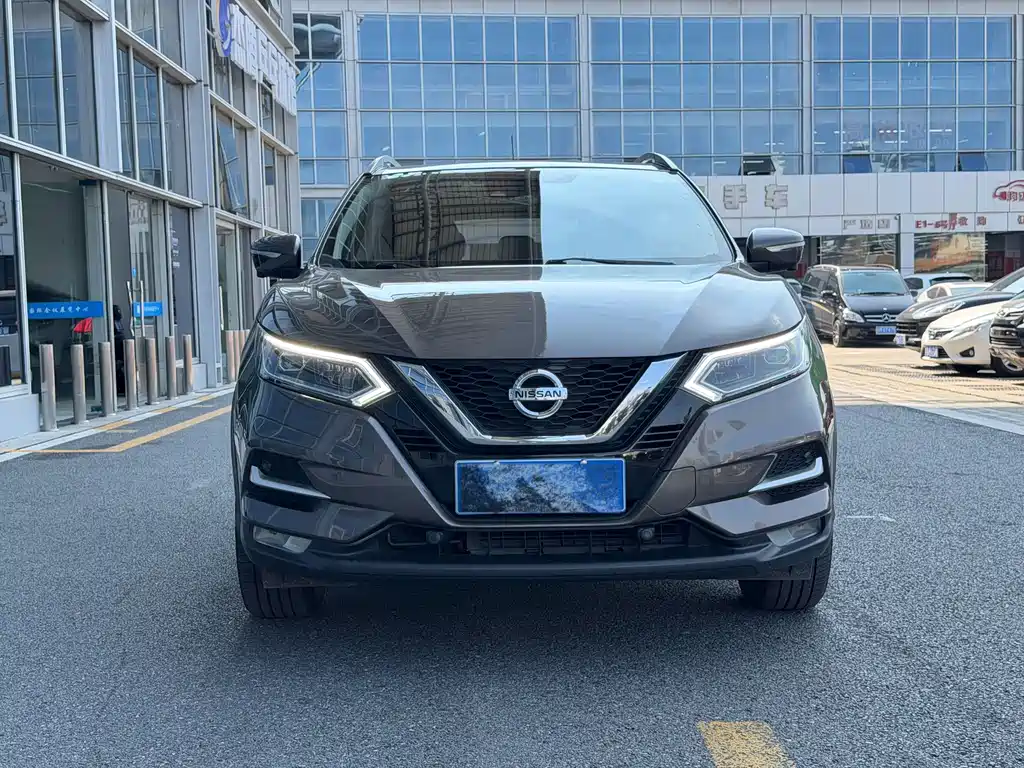 Nissan Qashqai — фото 2