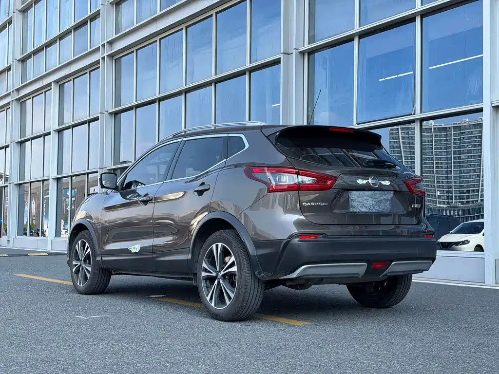 Nissan Qashqai — фото 4