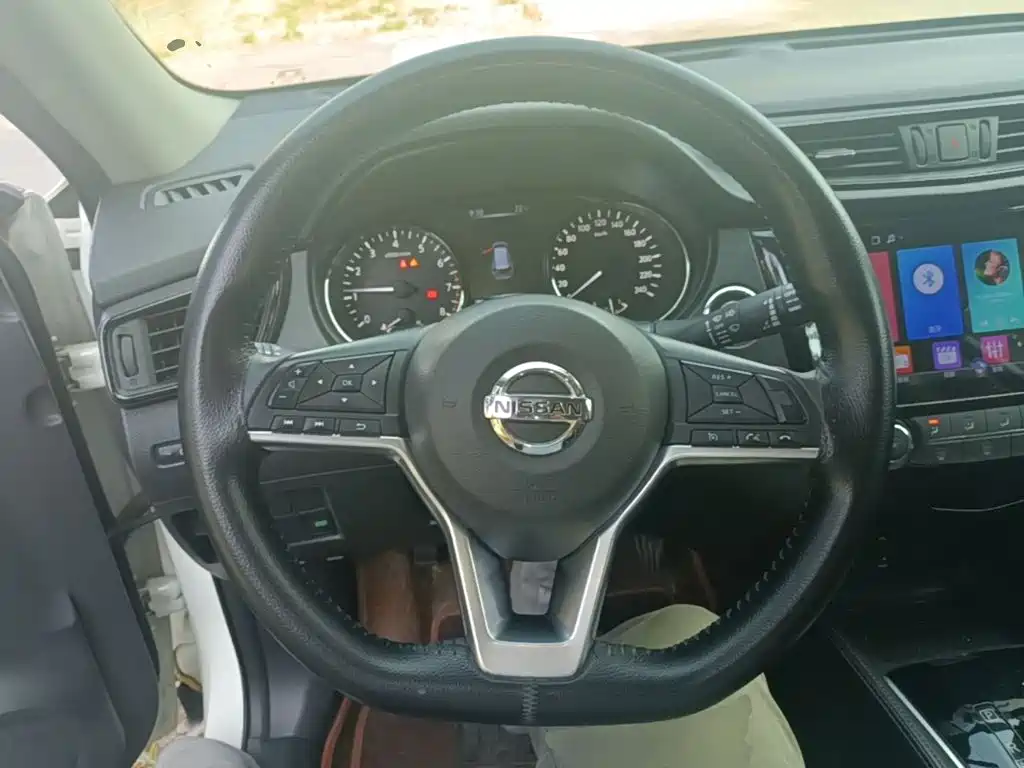 Nissan X-Trail — фото 11