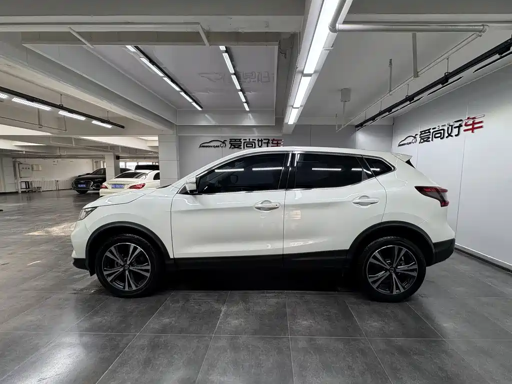 Nissan Qashqai — фото 4