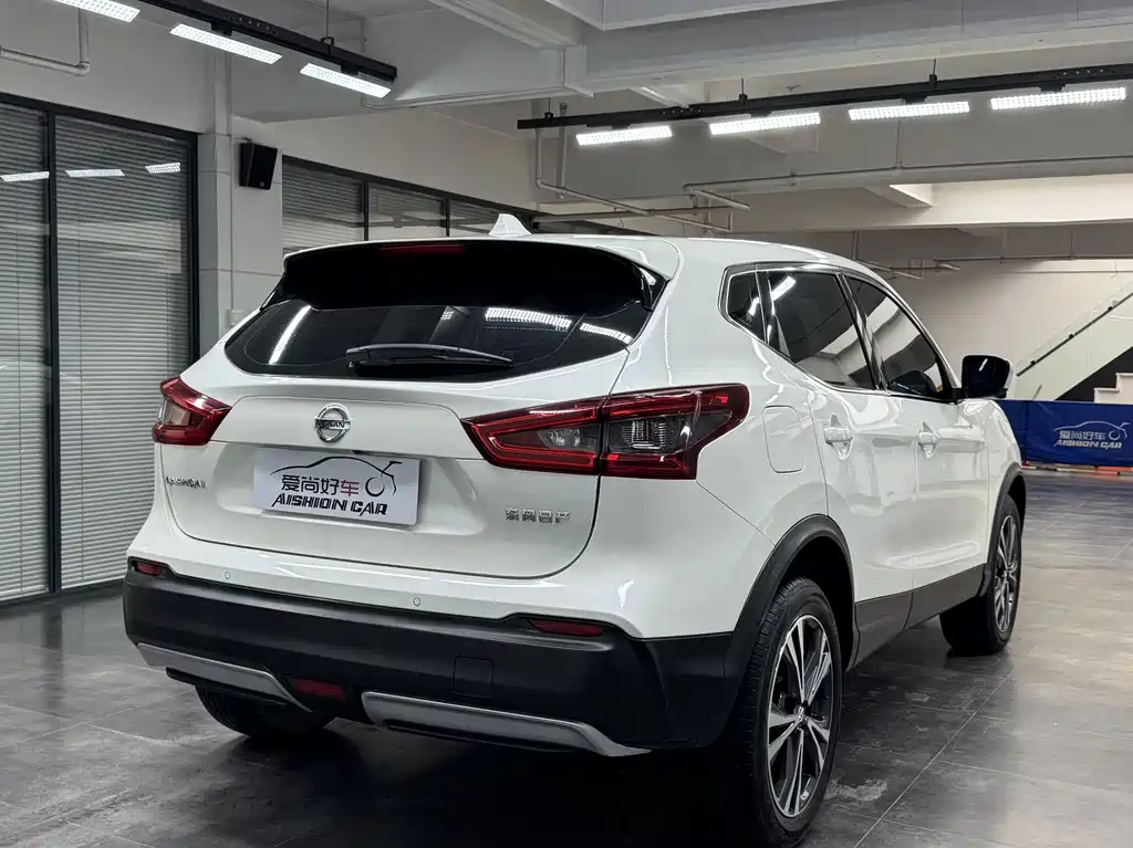 Nissan Qashqai — фото 7