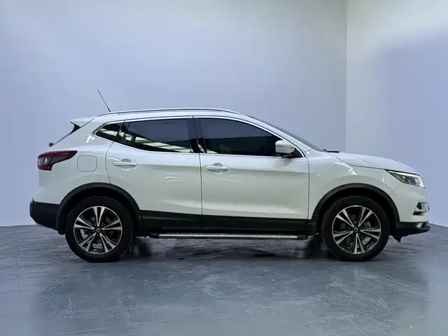 Nissan Qashqai — фото 7