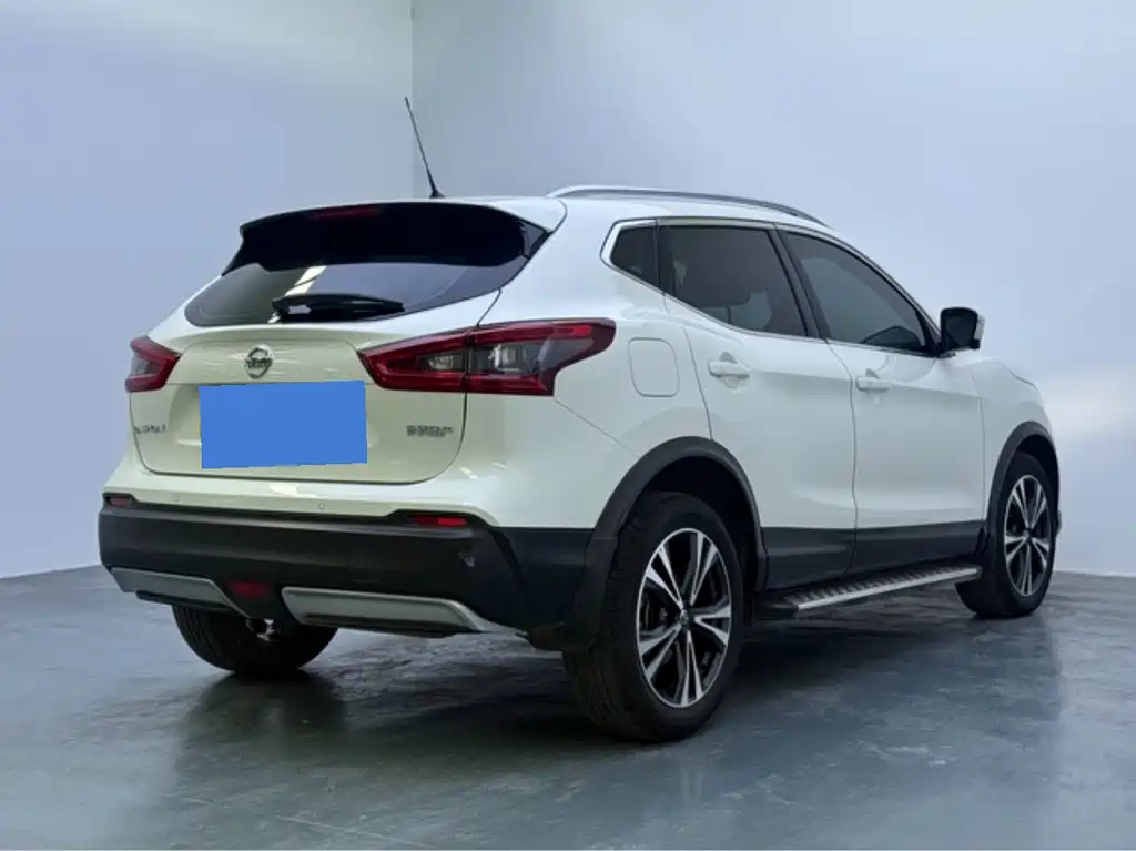 Nissan Qashqai — фото 8