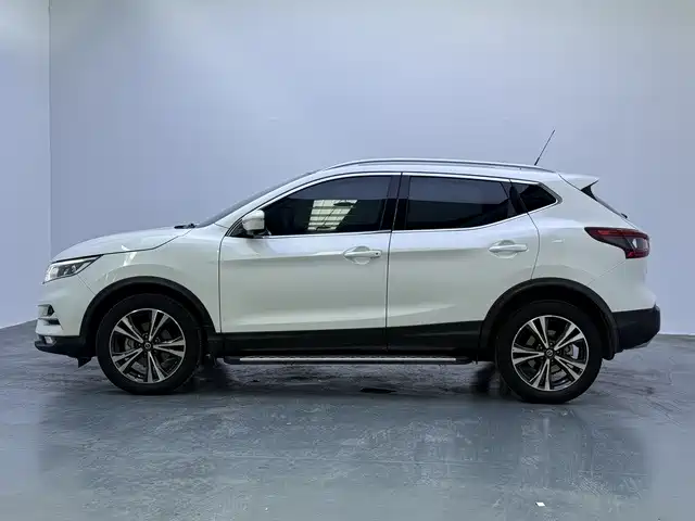 Nissan Qashqai — фото 10