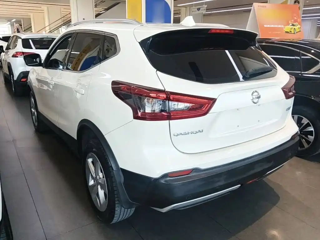 Nissan Qashqai — фото 5
