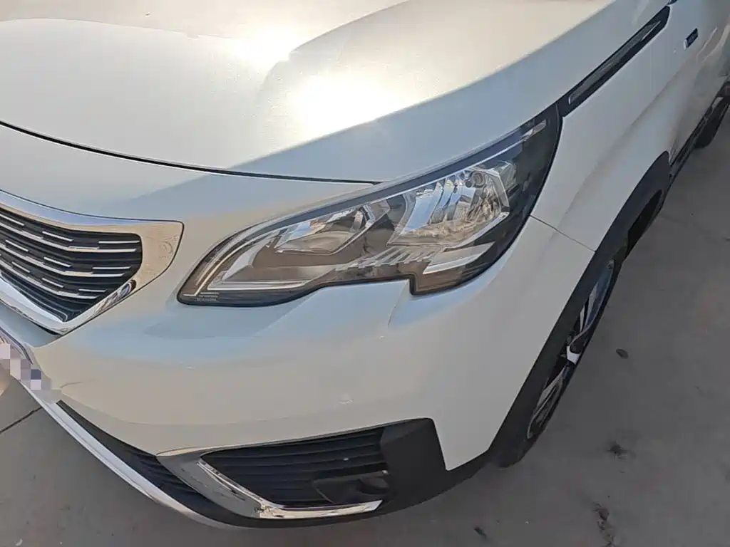 Peugeot 5008 — фото 24