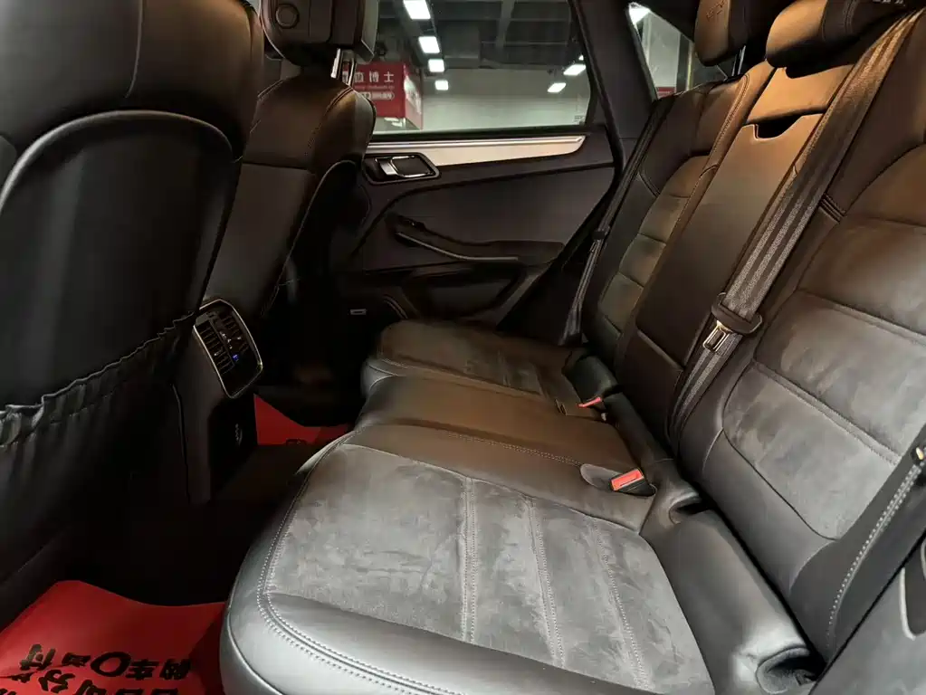 Porsche Macan — фото 8