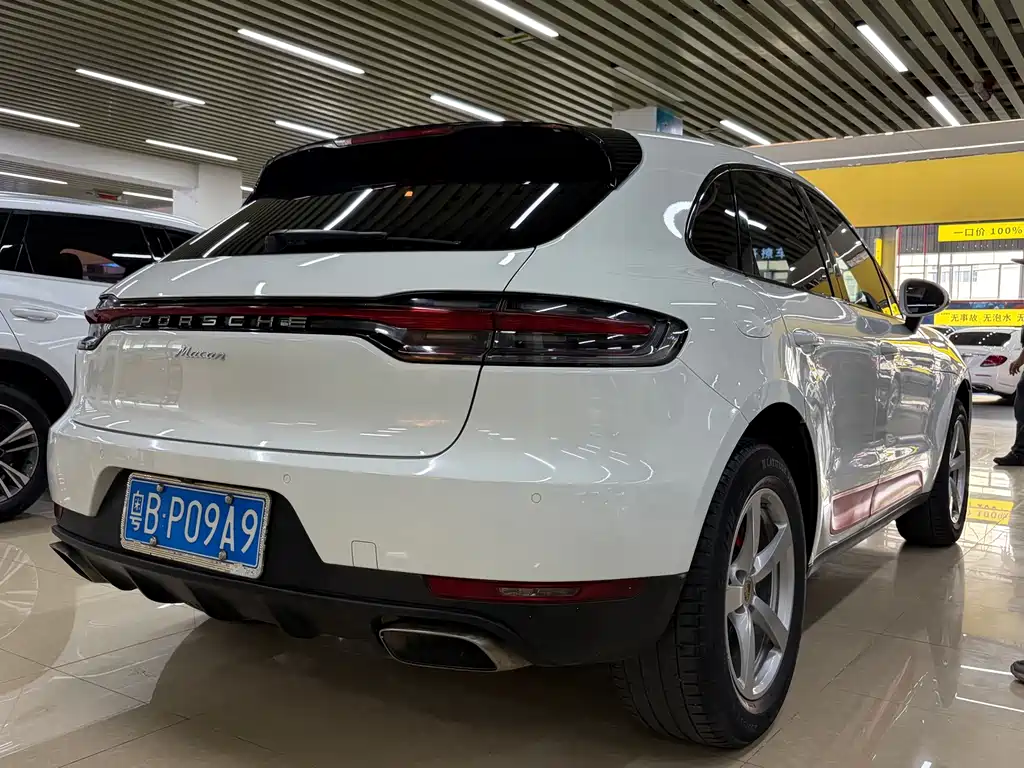 Porsche Macan — фото 8