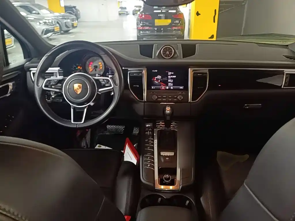 Porsche Macan — фото 10