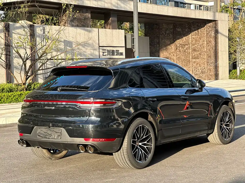 Porsche Macan — фото 9