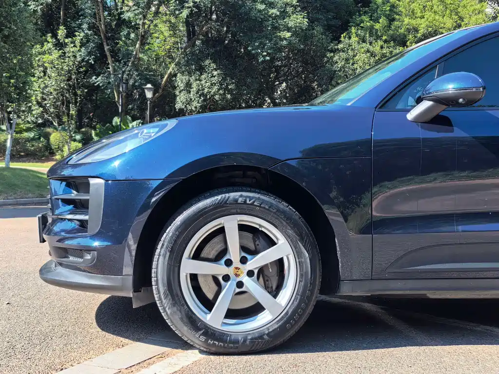 Porsche Macan — фото 15