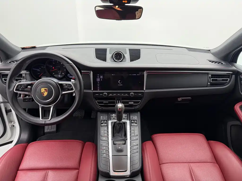 Porsche Macan — фото 11