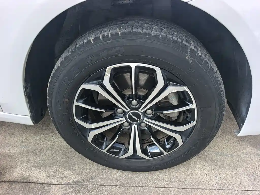 Roewe i6 MAX New Energy — фото 7