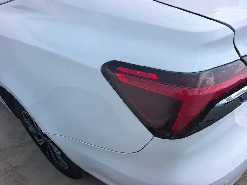 Roewe i6 MAX New Energy — фото 9
