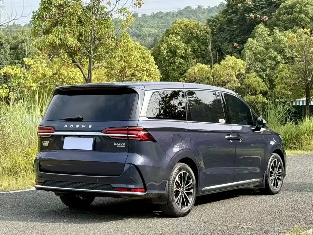 Roewe iMAX8 — фото 9