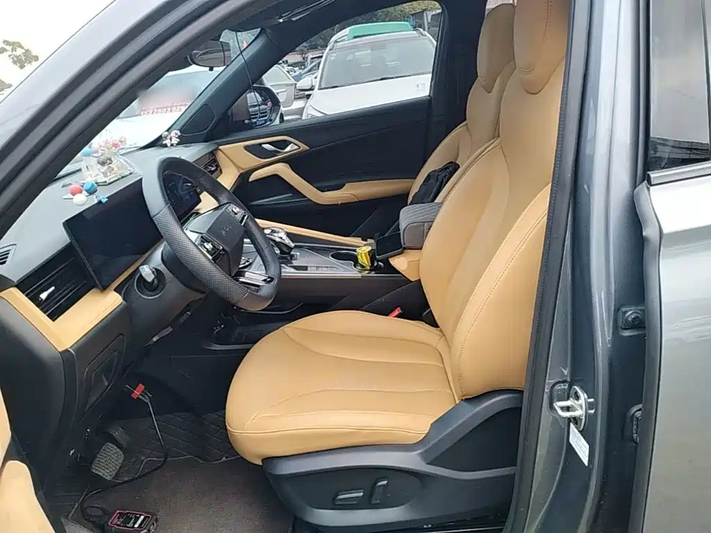 Roewe RX5 New Energy — фото 15