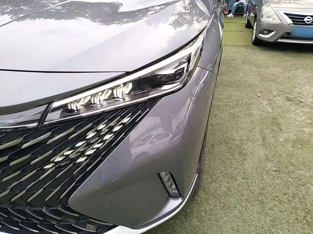 Roewe RX5 New Energy — фото 24
