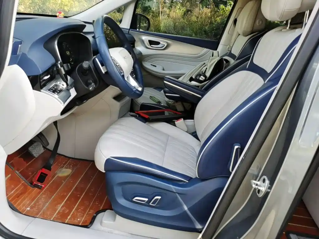Roewe iMAX8 — фото 15