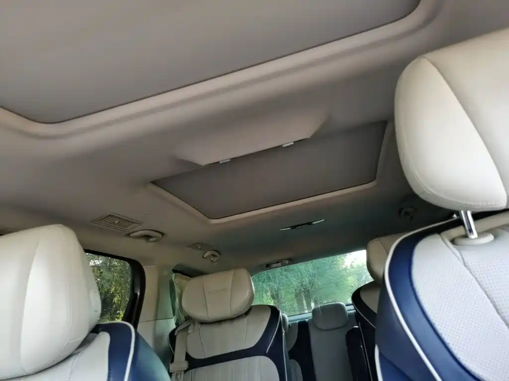Roewe iMAX8 — фото 18