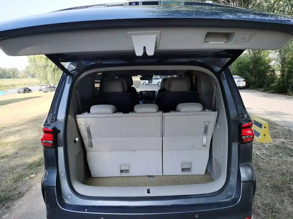 Roewe iMAX8 — фото 19