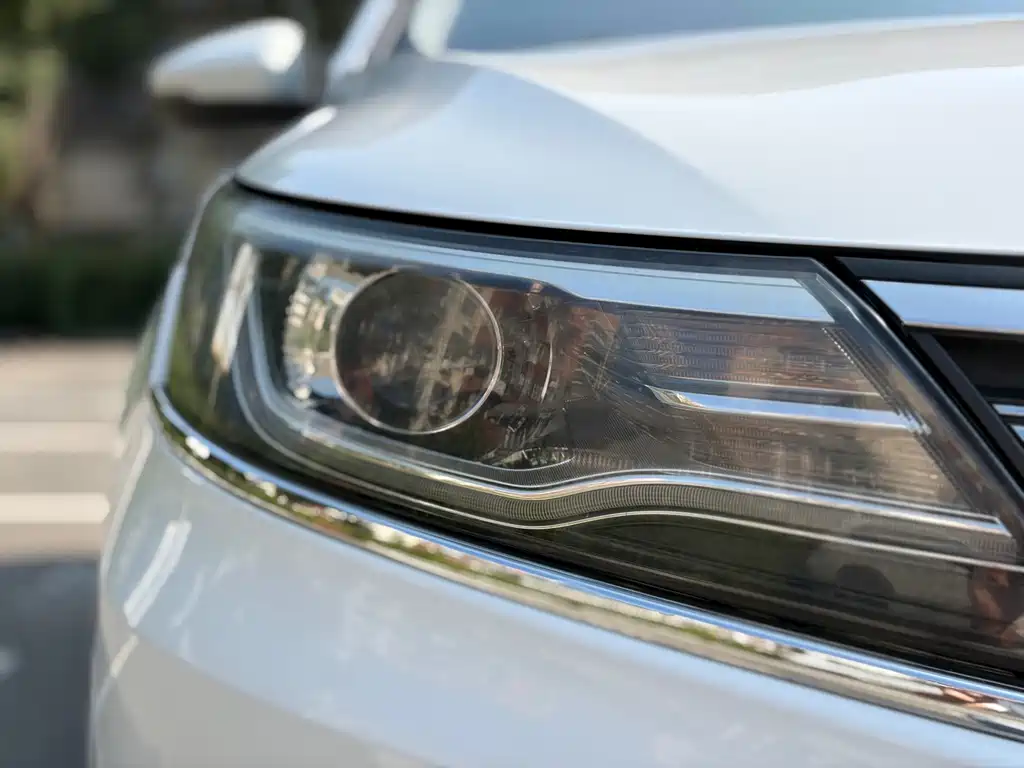 Roewe i6 Classic — фото 11