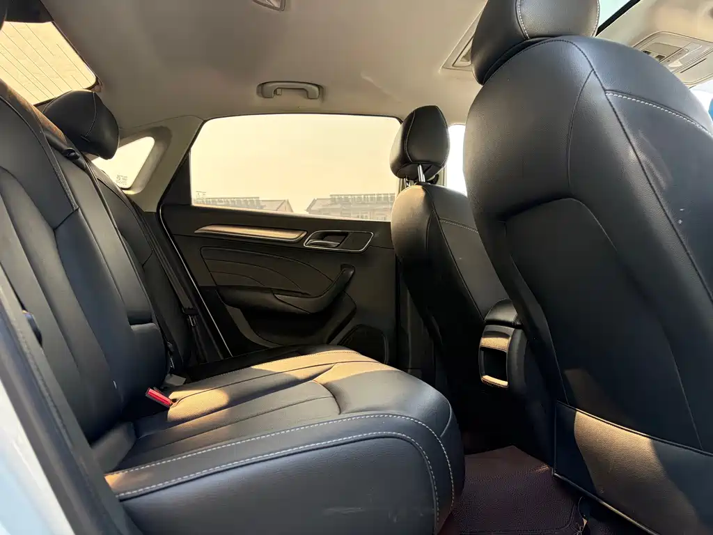 Roewe i6 Classic — фото 18