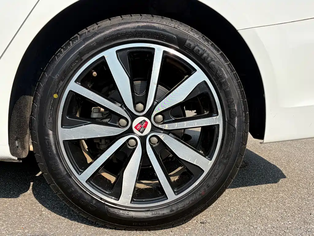 Roewe i6 Classic — фото 22