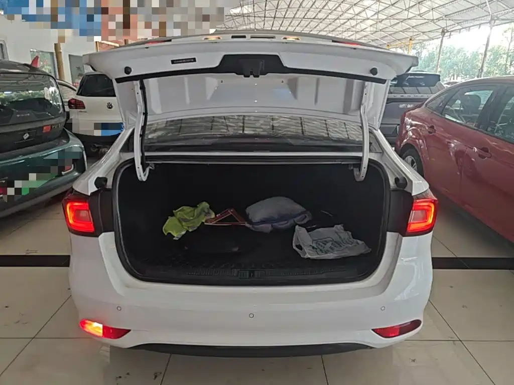 Roewe i5 — фото 19