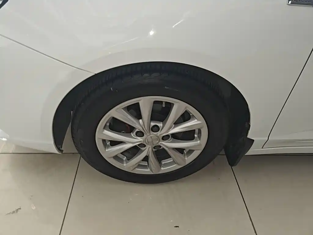 Roewe i5 — фото 23