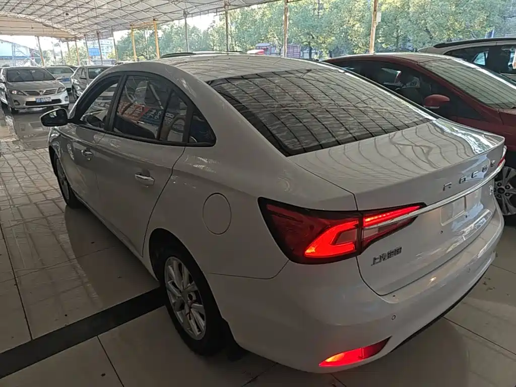 Roewe i5 — фото 5