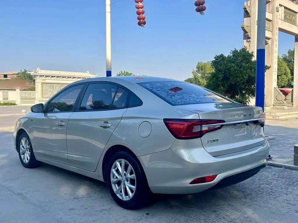 Roewe i5 — фото 5
