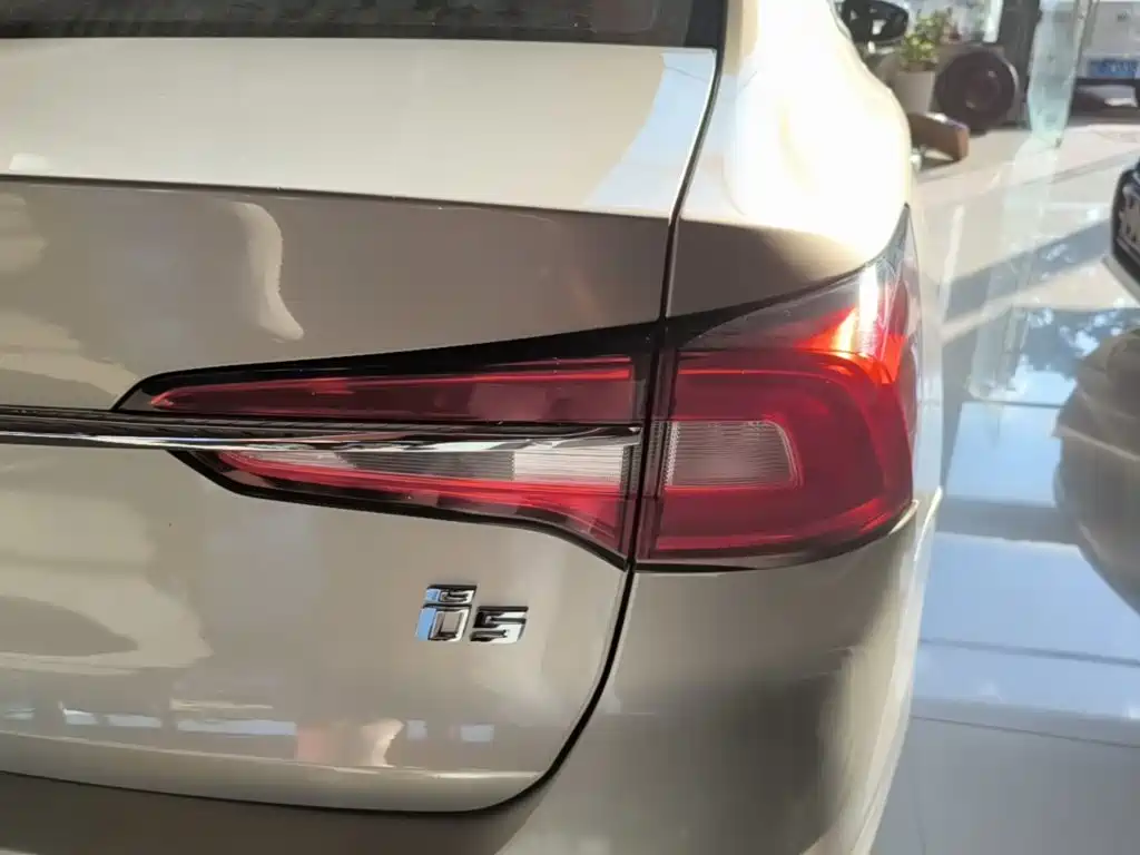 Roewe i5 — фото 8