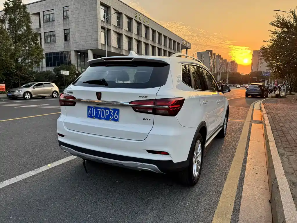 Roewe RX5 — фото 4