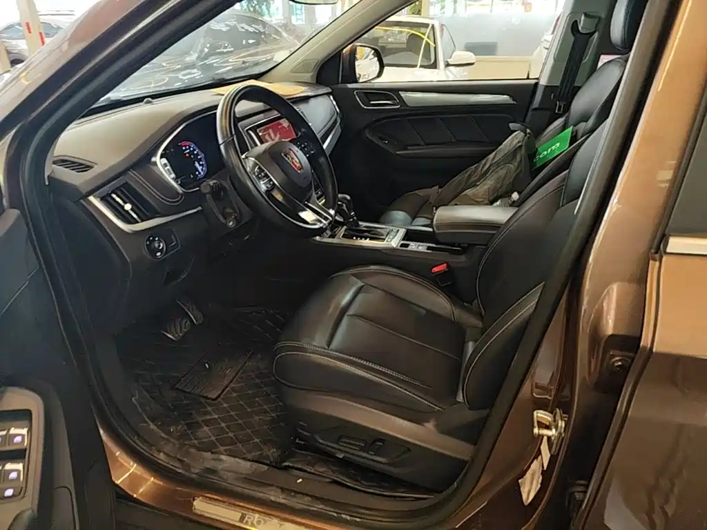Roewe RX5 — фото 15