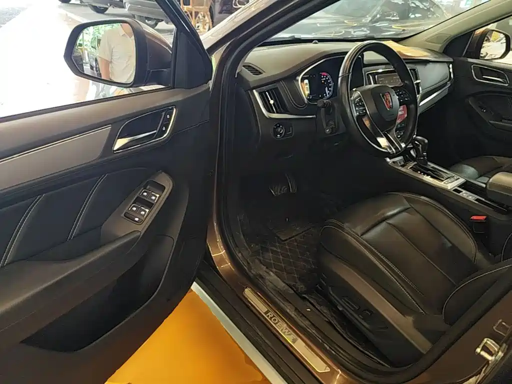 Roewe RX5 — фото 16