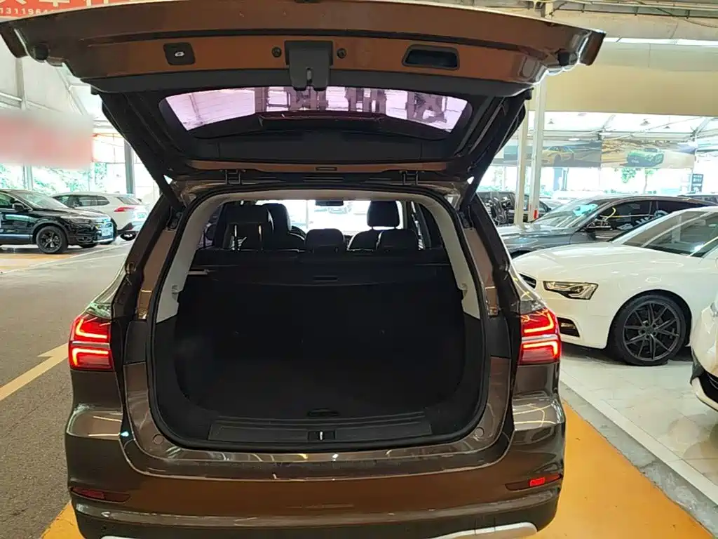 Roewe RX5 — фото 19