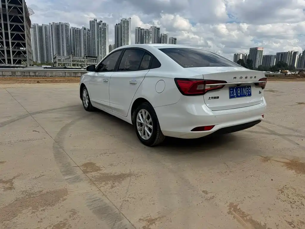 Roewe i5 — фото 7