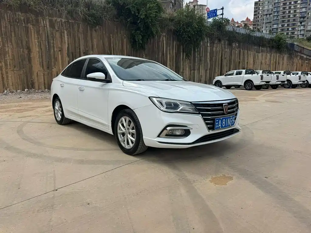 Roewe i5